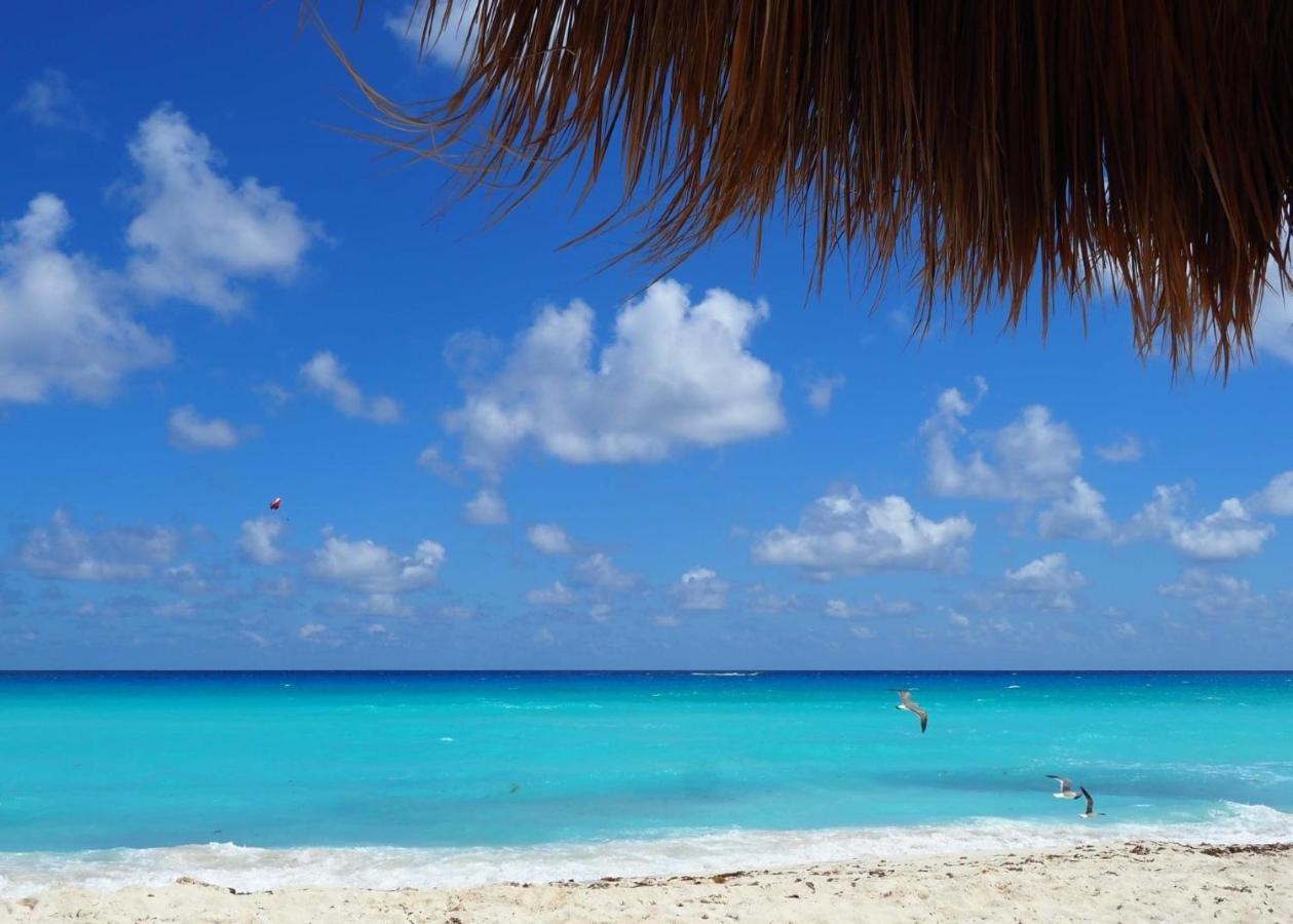 Solymar Beach Condos Cancun Exterior photo