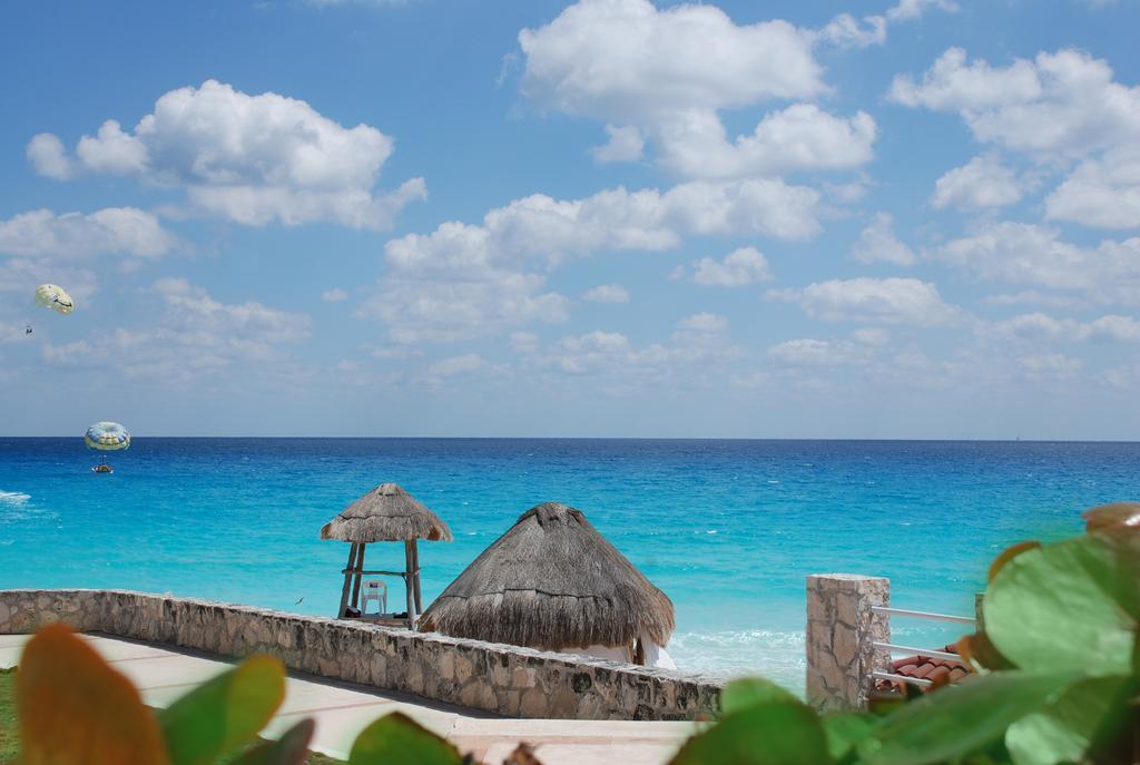 Solymar Beach Condos Cancun Exterior photo